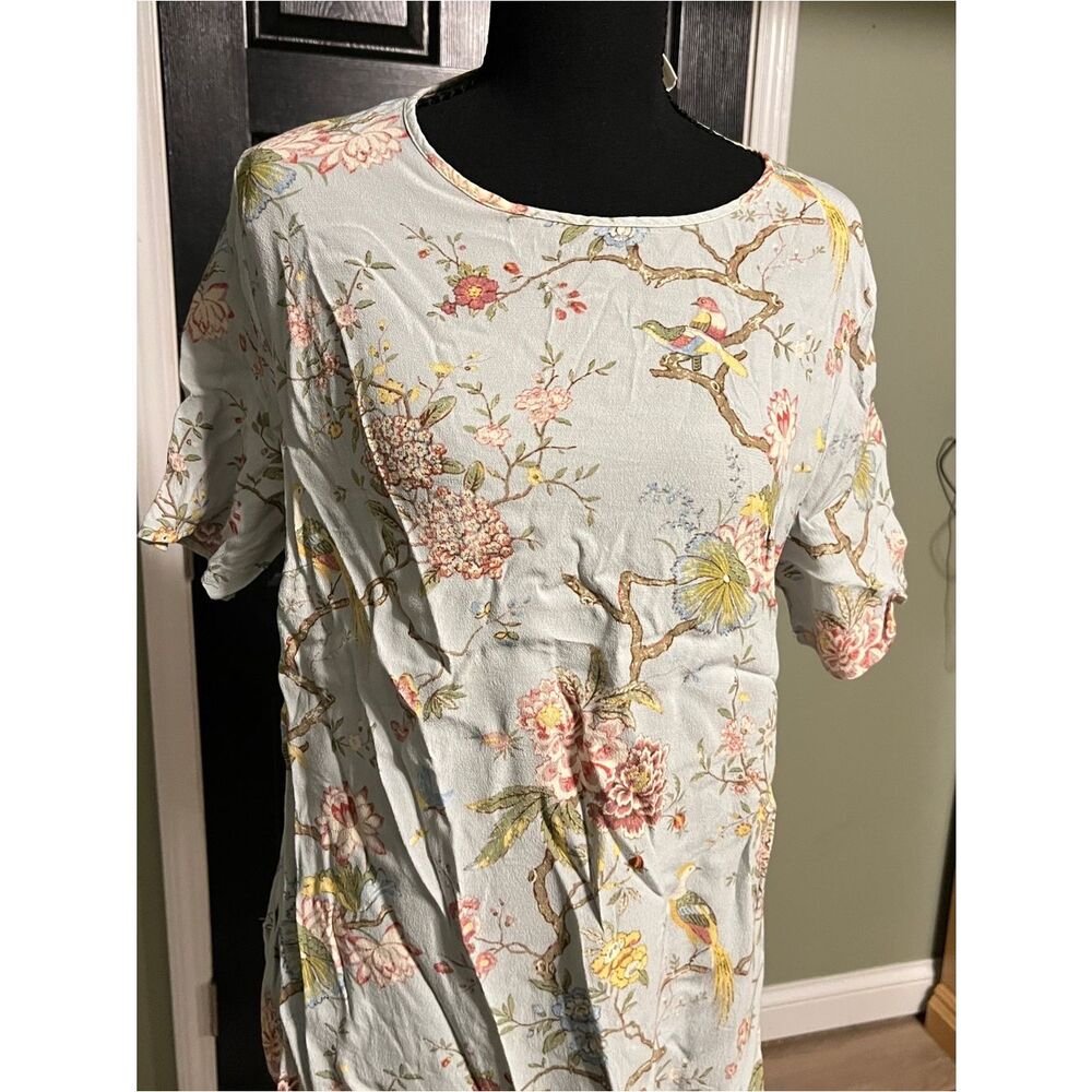 H&M Light Blue Floral Chinoiserie Short Sleeve Top